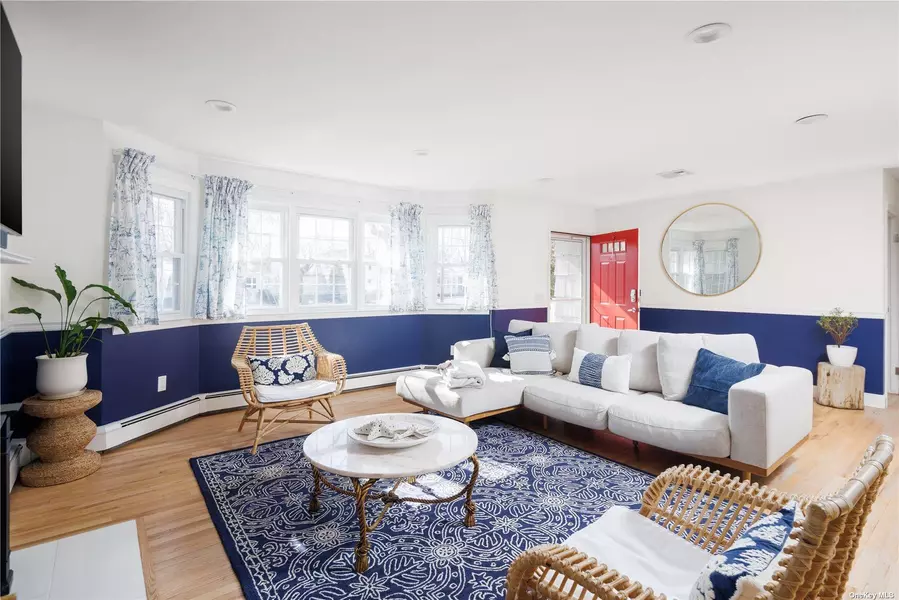129 Lynncliff RD, Hampton Bays, NY 11946