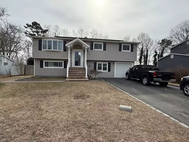 Shirley, NY 11967,62 Appel DR