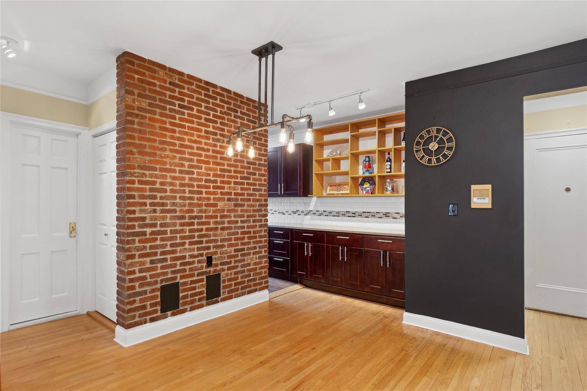 69-09 108th ST #612, Forest Hills, NY 11375