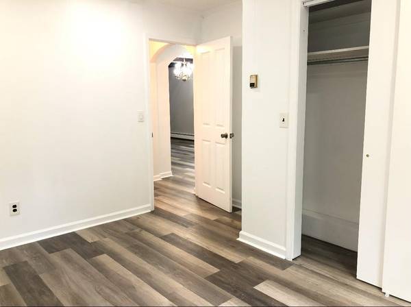 Larchmont, NY 10538,2410 Boston post RD