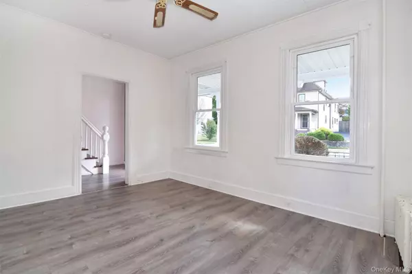 White Plains, NY 10606,130 Trenton AVE