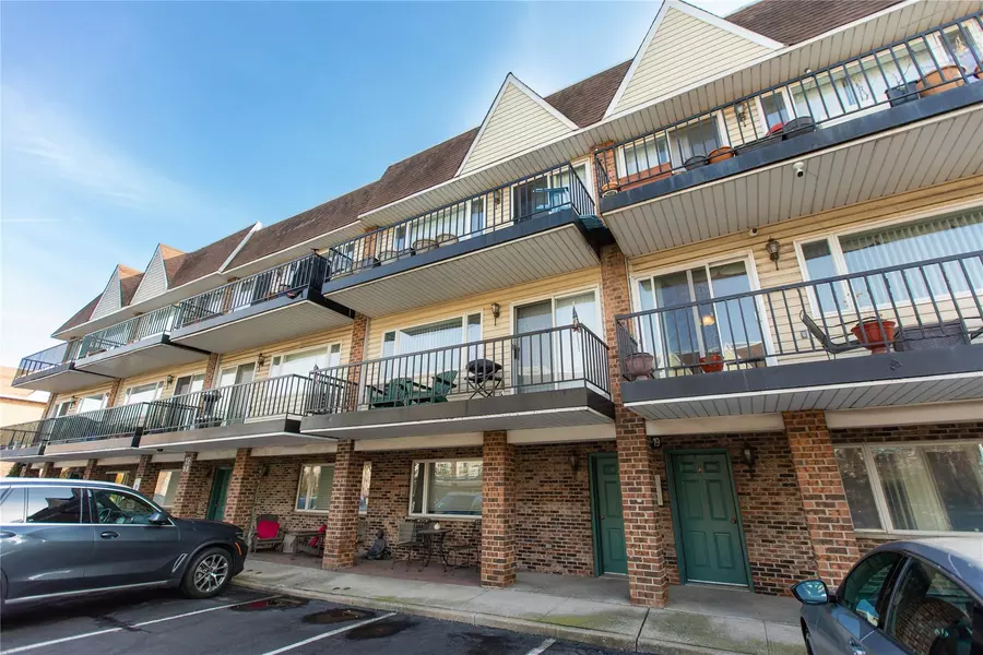 106 Atlantic Avenue ##18, Lynbrook, NY 11563