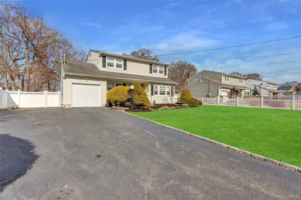 Ronkonkoma, NY 11779,475 Joan ST