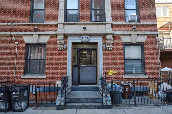 Astoria, NY 11106,32-80 30th Street