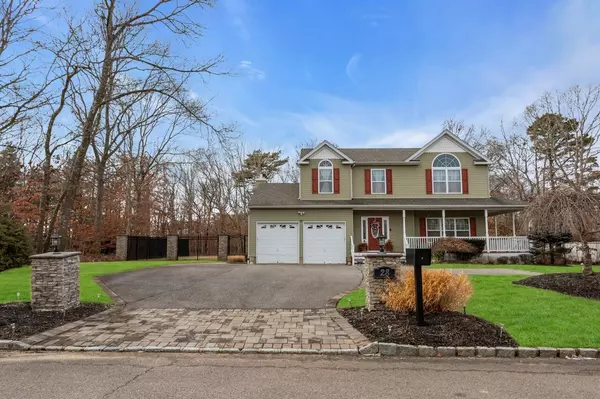 Yaphank, NY 11980,28 Williamsburg WAY