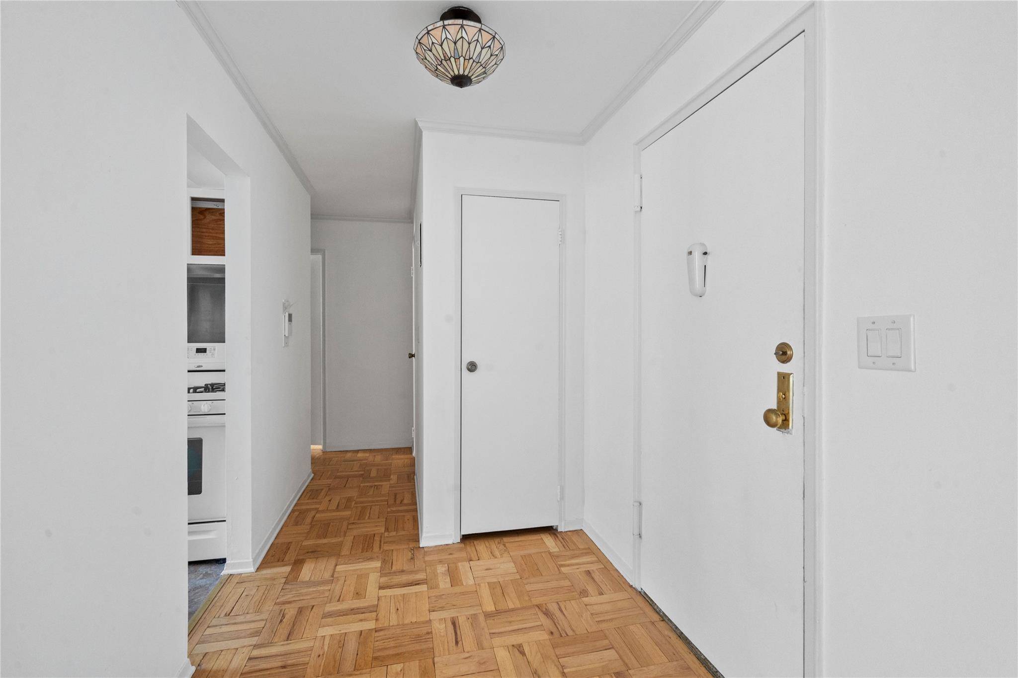 Port Washington, NY 11050,125 Main ST #2N