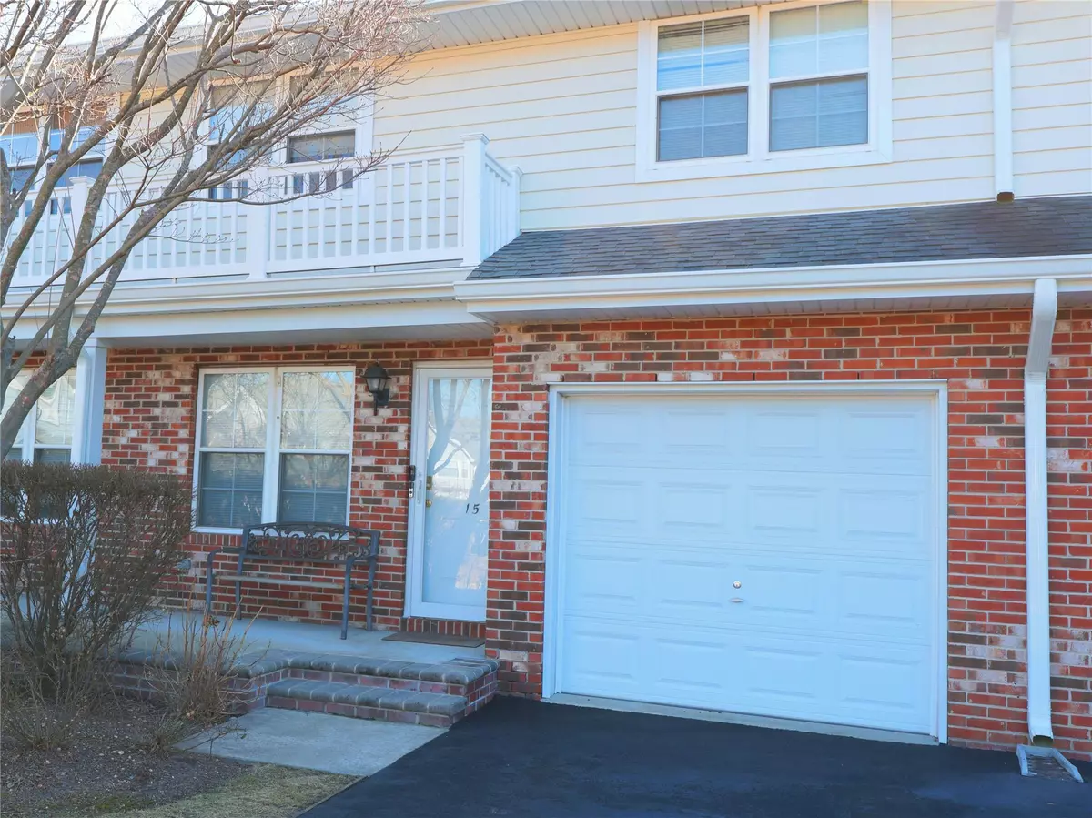 Central Islip, NY 11722,15 Goldenwood CIR