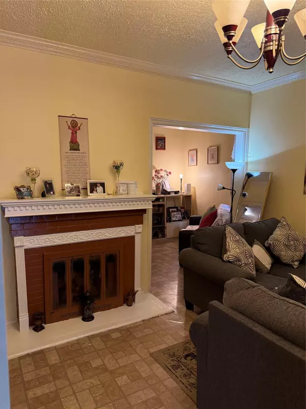 Bronx, NY 10468,2448 Devoe TER