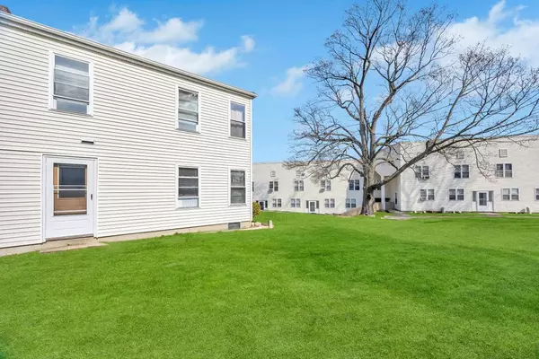 Huntington Station, NY 11746,200 Lowndes AVE #A