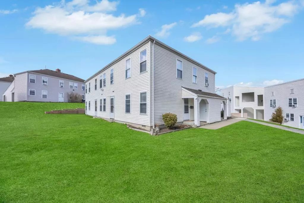 Huntington Station, NY 11746,200 Lowndes AVE #A