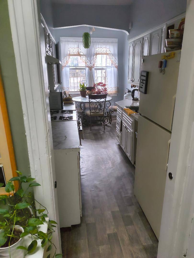 East Elmhurst, NY 11369,87-08 31 AVE