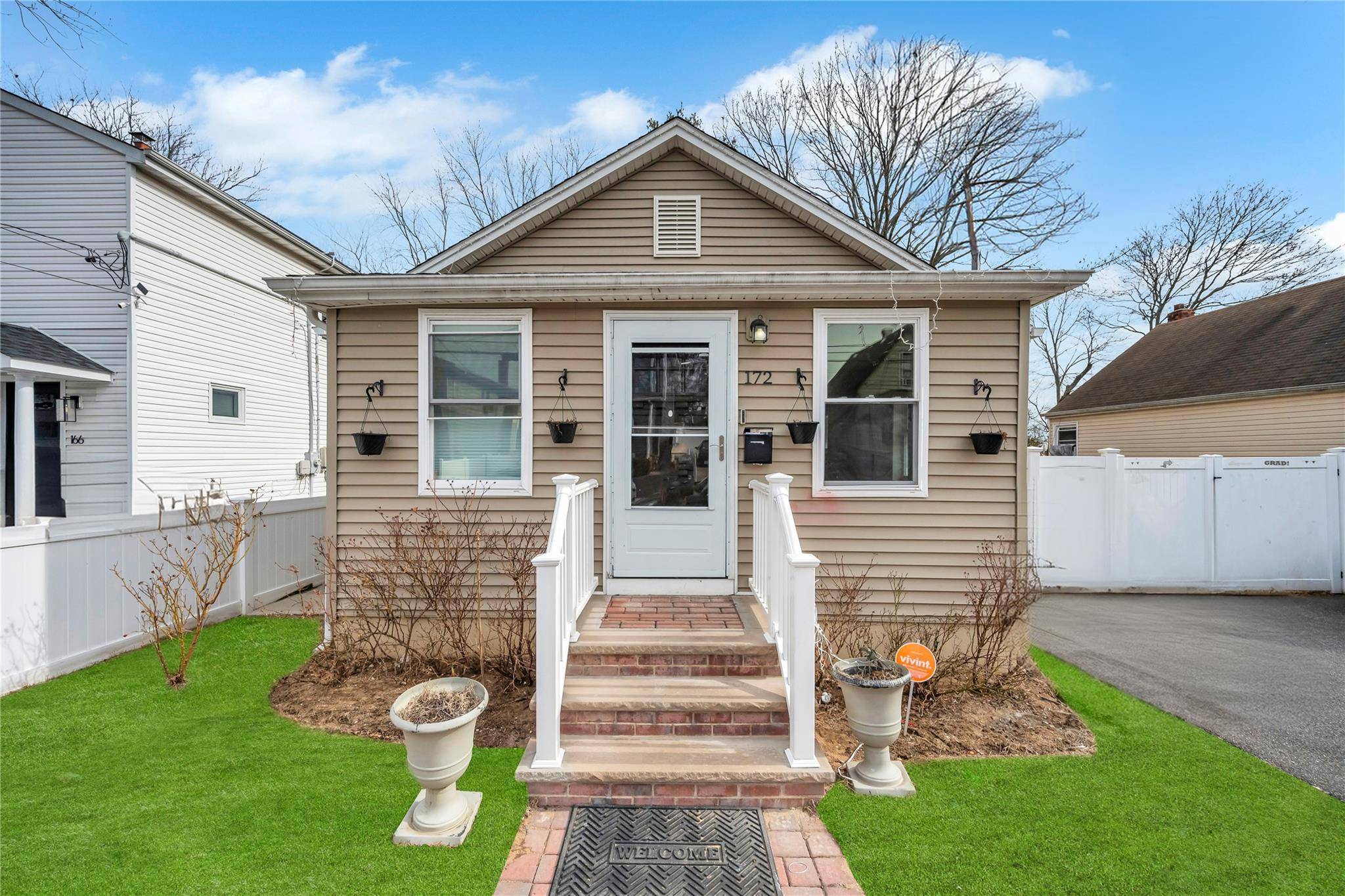 172 Holland AVE, Elmont, NY 11003