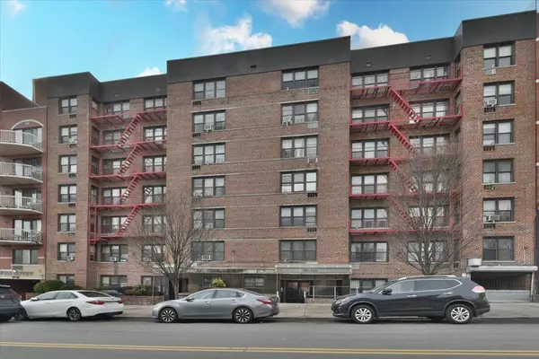 87-20 175 ST #2H, Jamaica, NY 11432