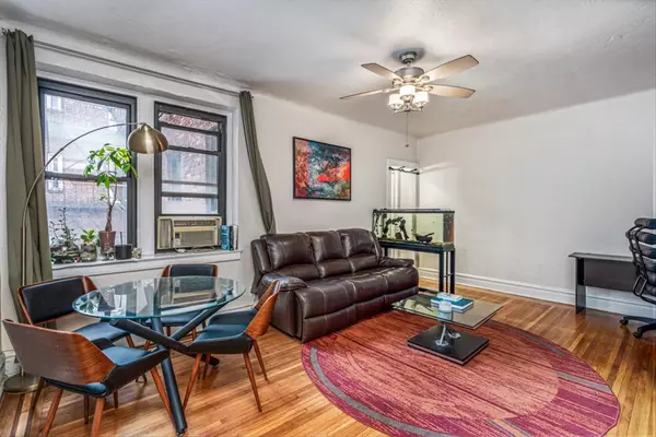 Forest Hills, NY 11375,77-20 Austin ST #5F