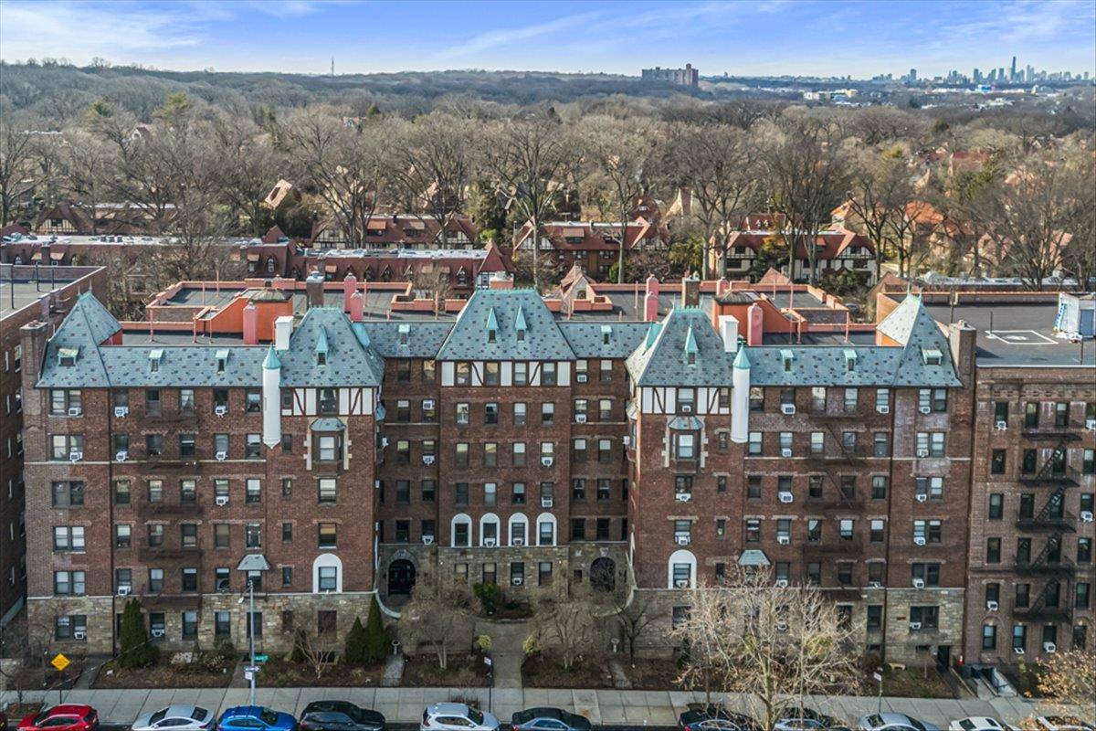 77-20 Austin ST #5F, Forest Hills, NY 11375