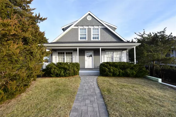 21 Bayside AVE, East Quogue, NY 11942