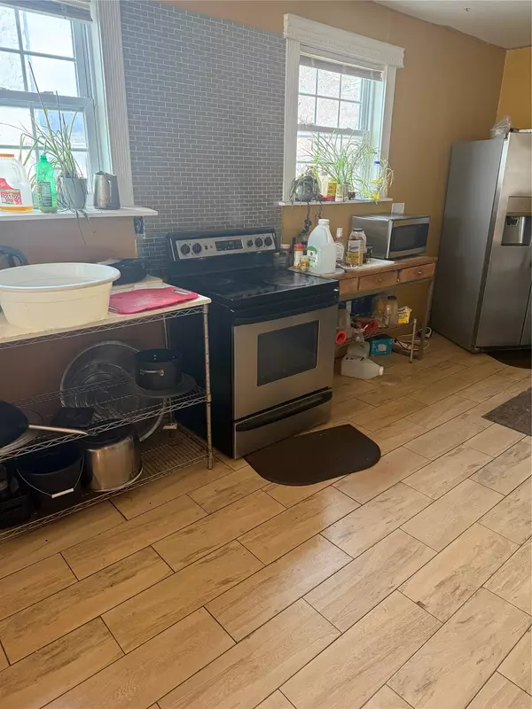 Freeport, NY 11520,296 Pine ST