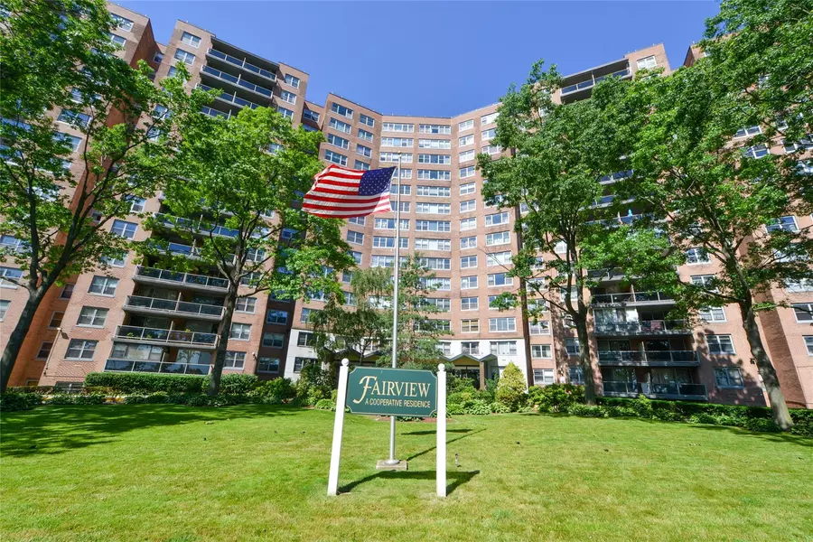61-20 Grand Central Parkway #A1507, Forest Hills, NY 11375
