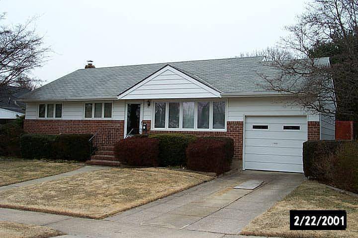 32 Sherman RD, Old Bethpage, NY 11804
