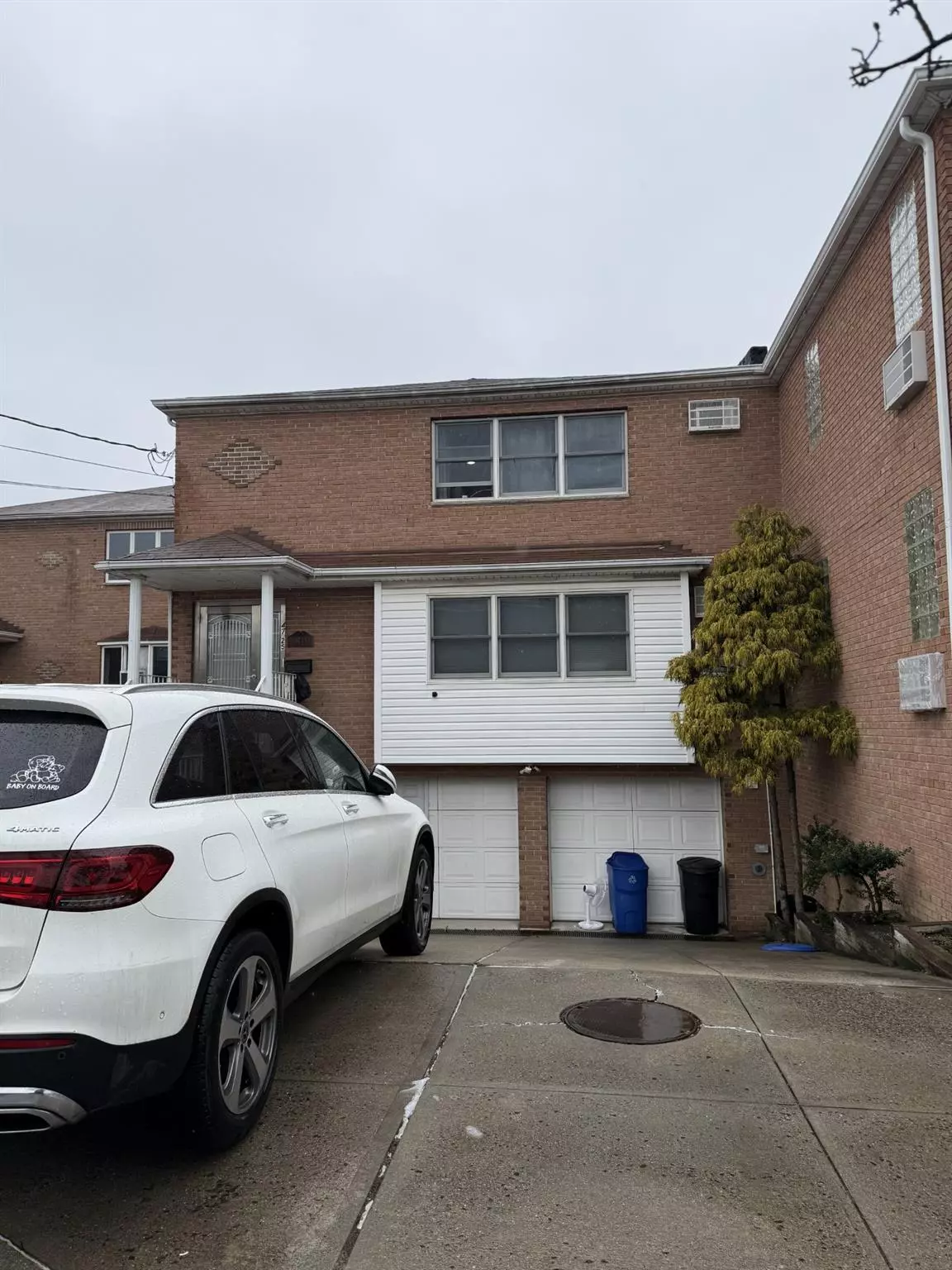 Flushing, NY 11361,47-25 203 st