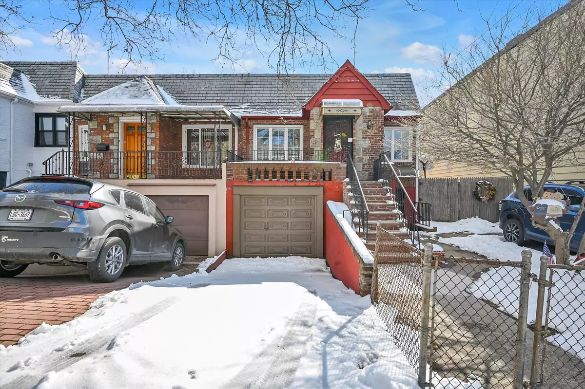 Maspeth, NY 11378,62-48 60 AVE