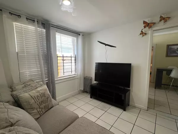 Jamaica, NY 11435,144-18 Lakewood AVE