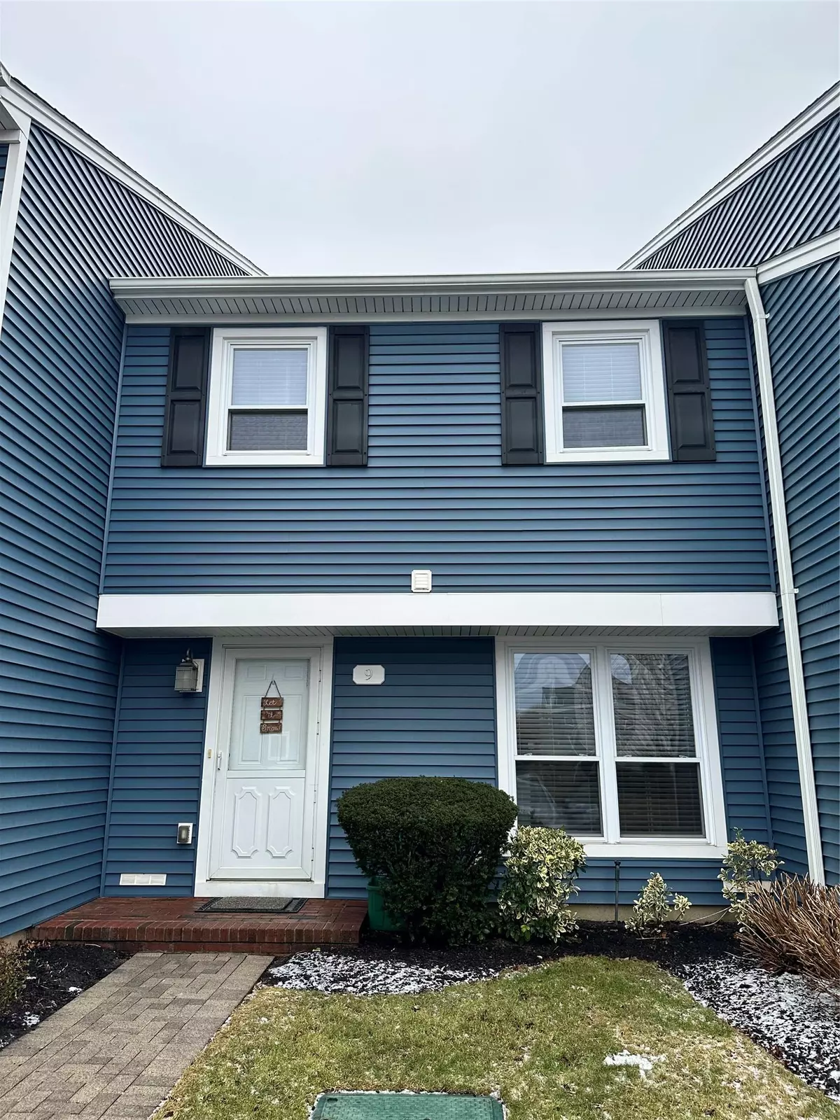 Island Park, NY 11558,100-9 Baker Court