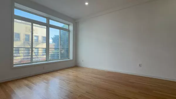 Ridgewood, NY 11385,18-21 Grove ST