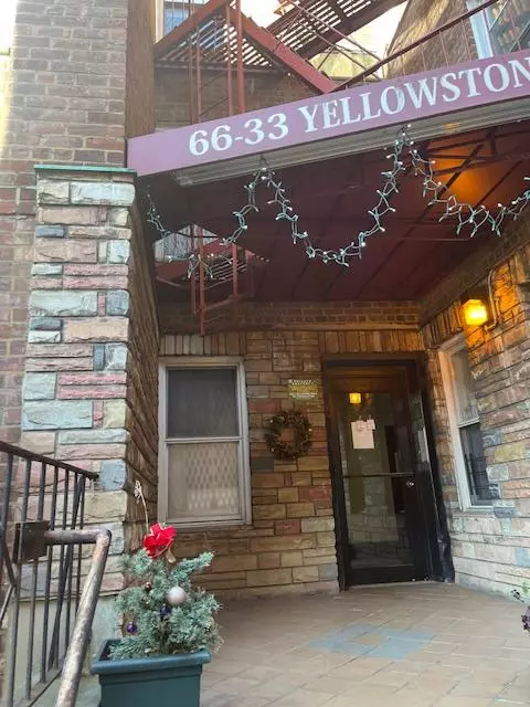 Forest Hills, NY 11375,66-33 Yellowstone BLVD #4G