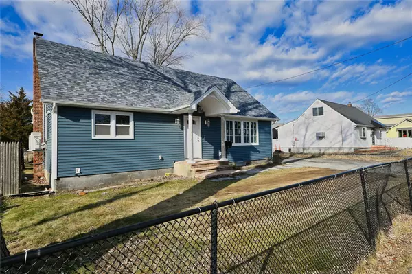 12 William ST, Central Islip, NY 11722