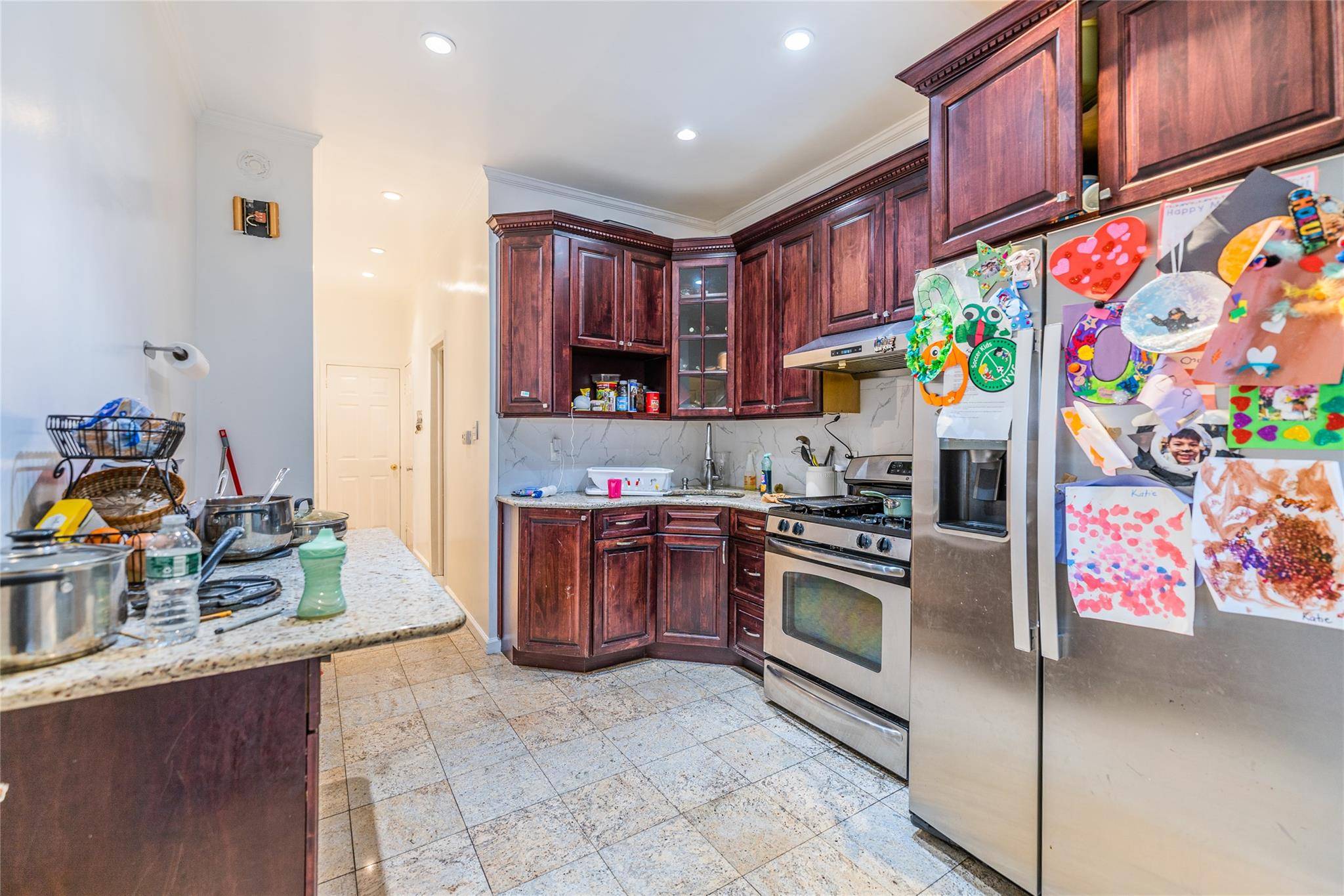 Middle Village, NY 11379,78-24 68th Road