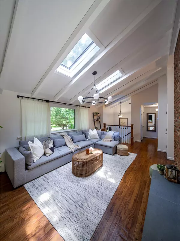 East Hampton, NY 11937,45 Dorset RD