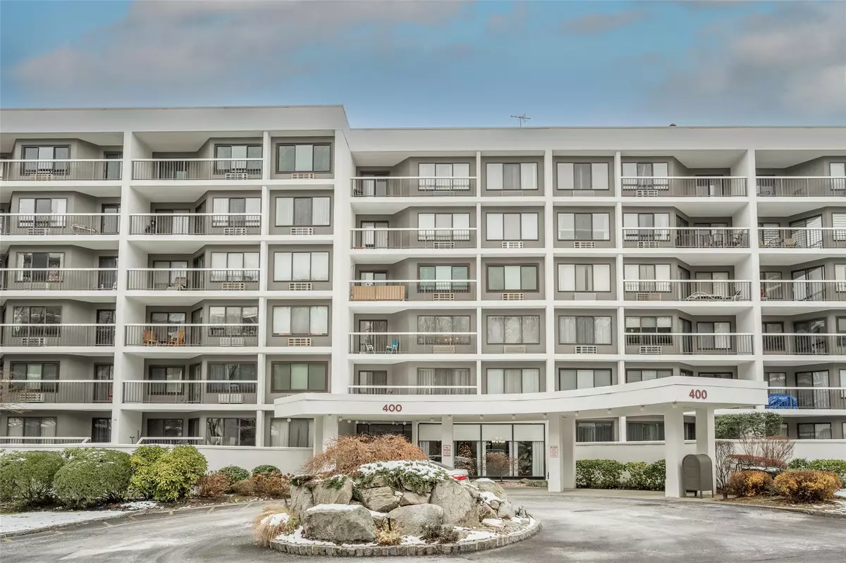 Hartsdale, NY 10530,400 High Point DR #310