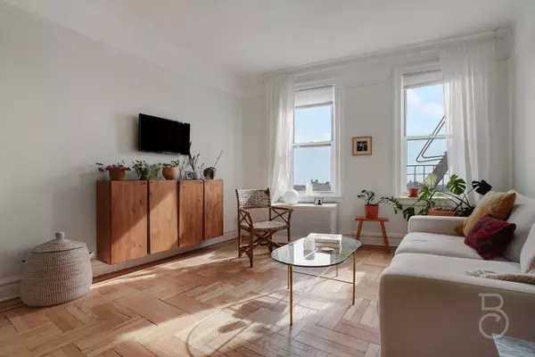 Kew Gardens, NY 11415,83-55 Lefferts BLVD #5A