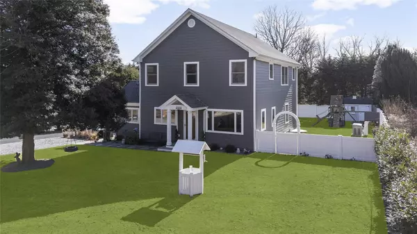 805 Captain Kidd DR,  Mattituck,  NY 11952