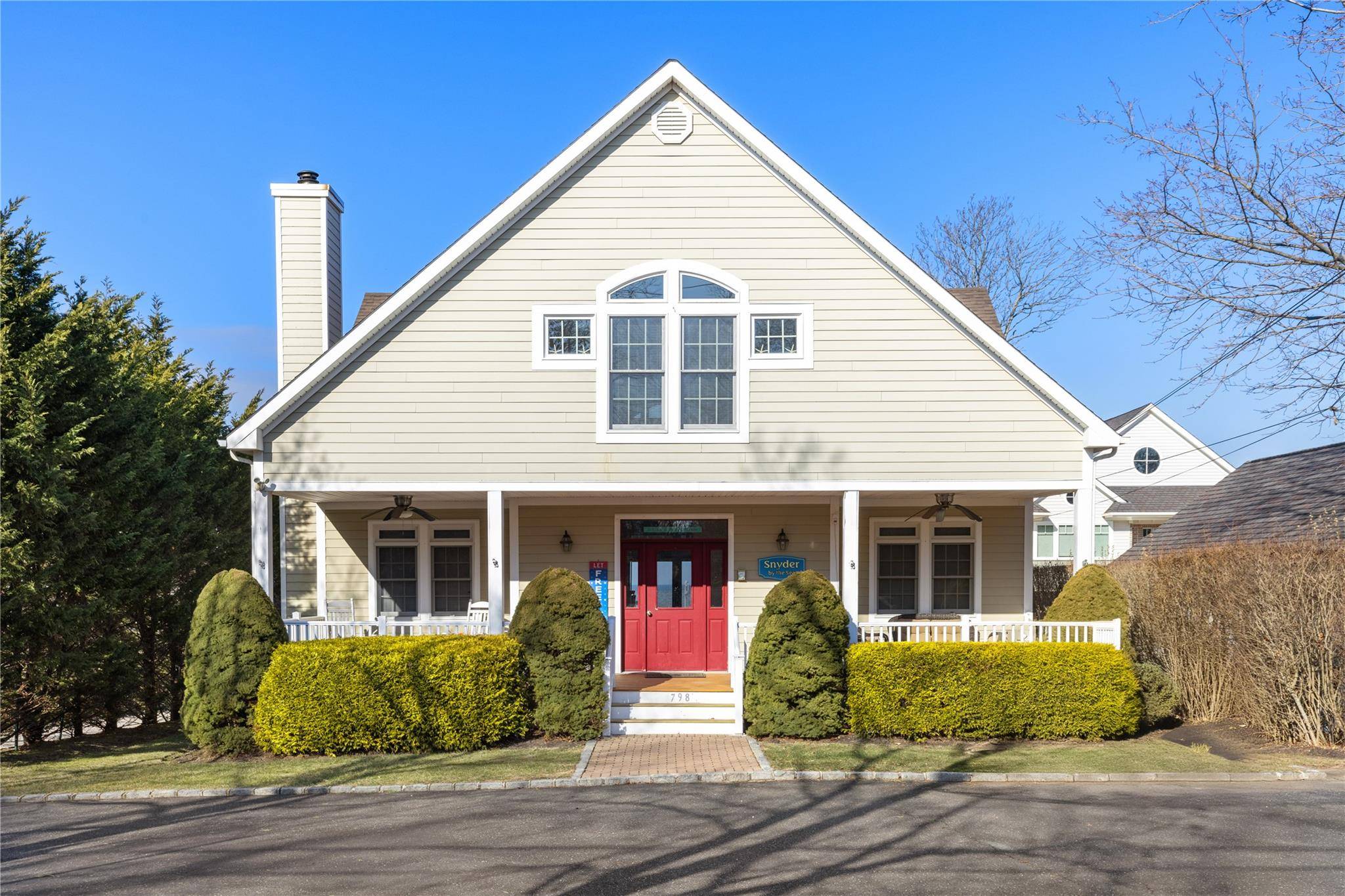 Jamesport, NY 11947,798 Sound Shore RD