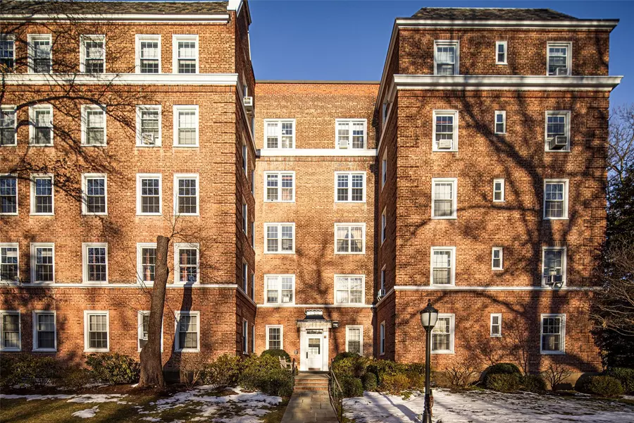 9 Midland Gardens #Apt. 3E, Bronxville, NY 10708