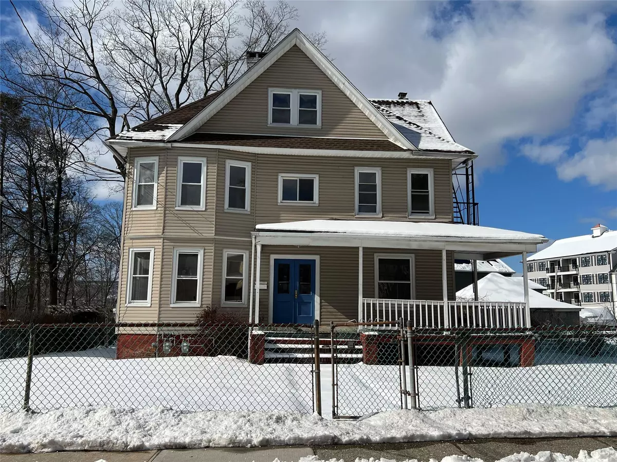 Peekskill, NY 10566,216 Smith ST #Upper Level