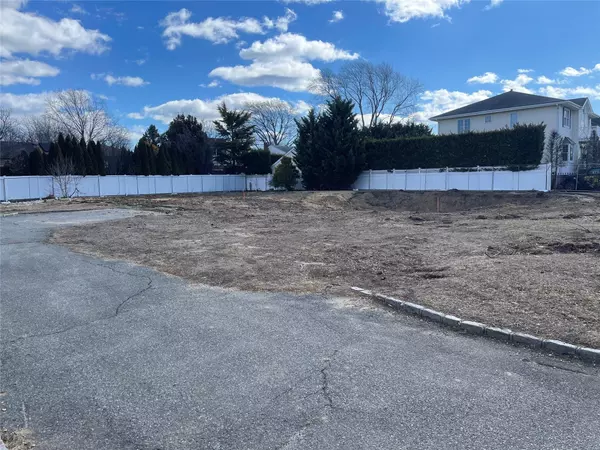 Massapequa, NY 11758,100 Biltmore BLVD