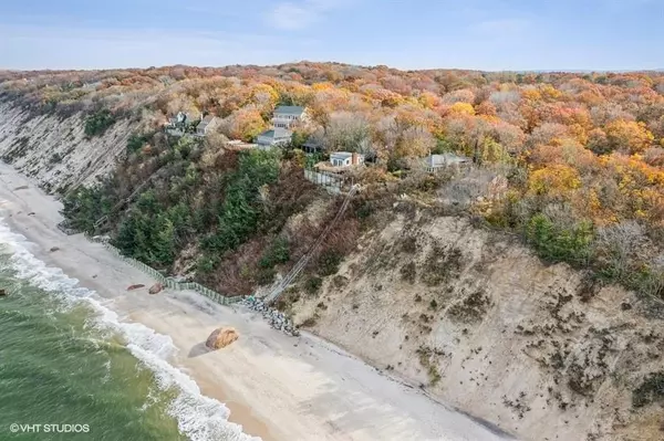 Baiting Hollow, NY 11933,24 Cliff WAY