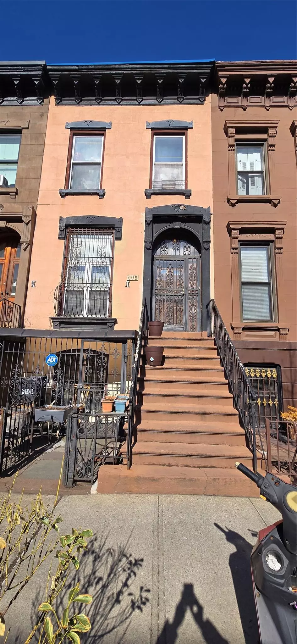 Brooklyn, NY 11233,495 Halsey ST