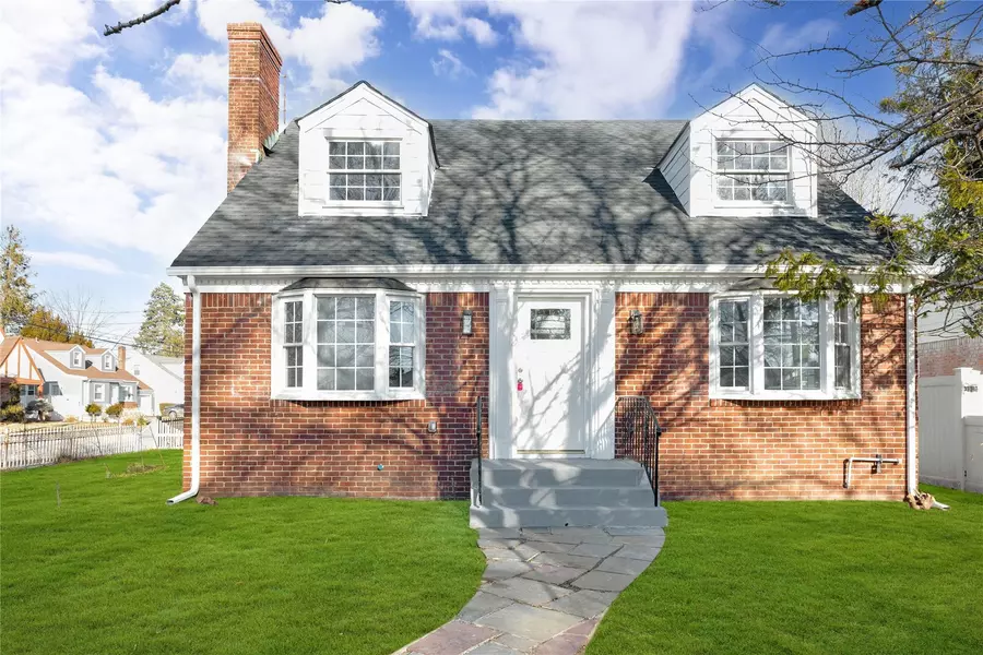 83 Ingraham BLVD, Hempstead, NY 11550