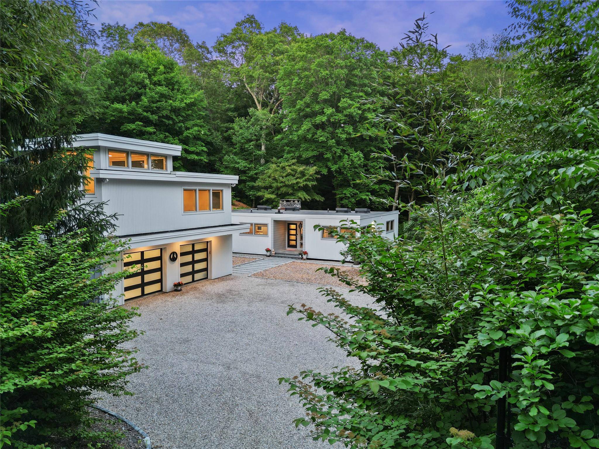 99 High Ridge RD, Pound Ridge, NY 10576