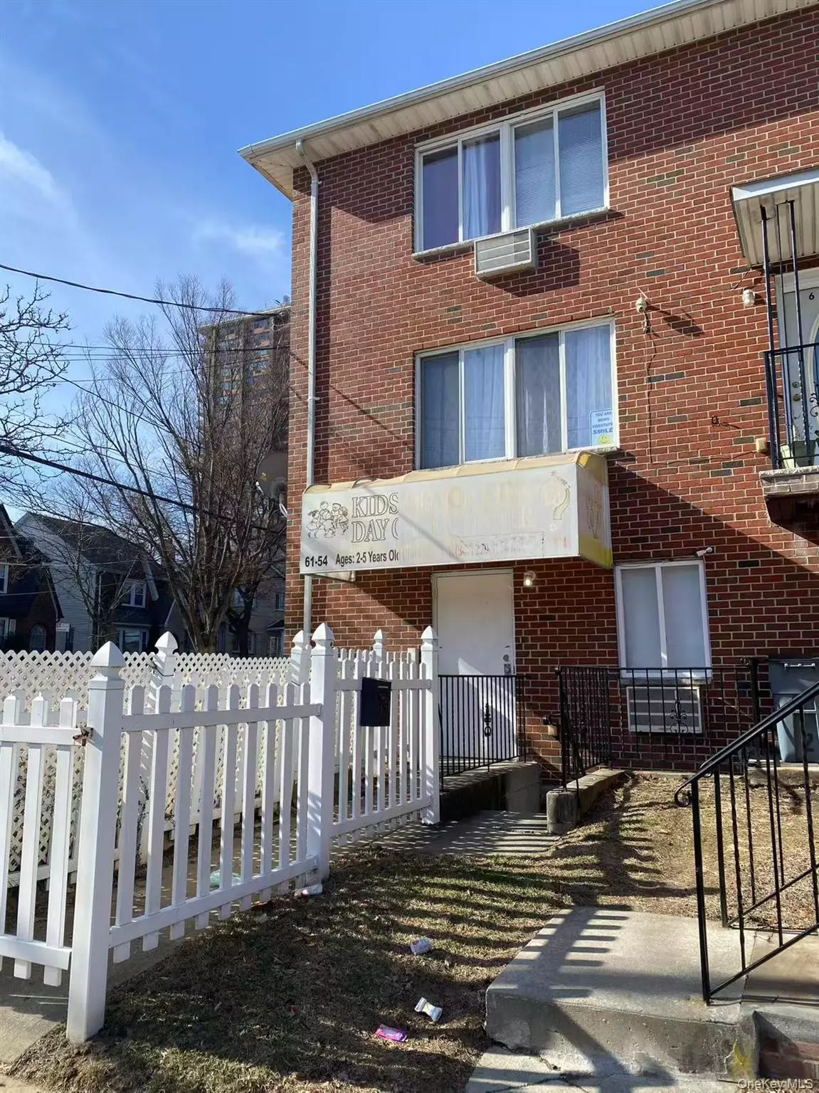 Flushing, NY 11365,61-54 162nd ST #1st Fl