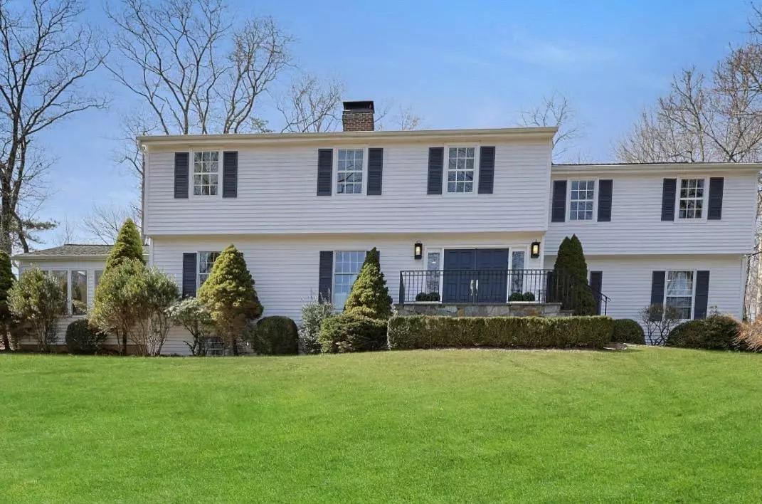 Armonk, NY 10504,11 Carolyn PL