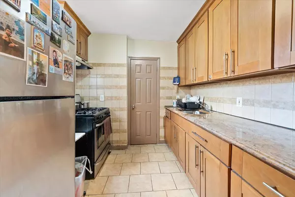Ridgewood, NY 11385,16-14 Hancock ST