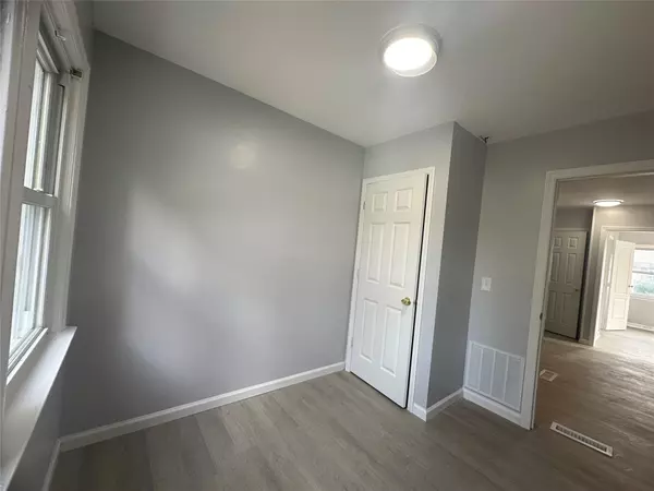Uniondale, NY 11553,176 Fenimore AVE