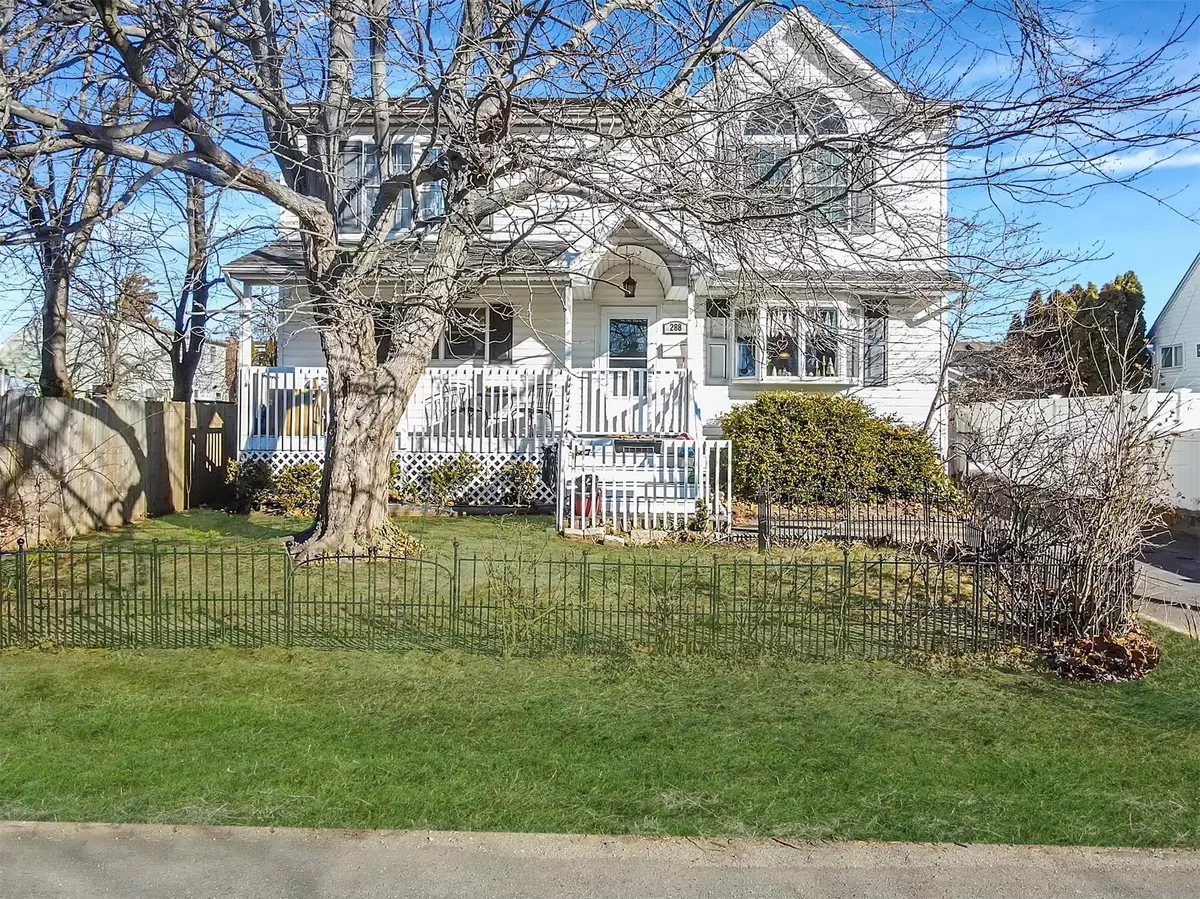 Lindenhurst, NY 11757,288 31st ST