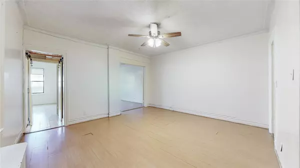 Bronx, NY 10457,1974 Crotona AVE #4