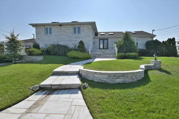 Massapequa, NY 11758,46 Riviera DR